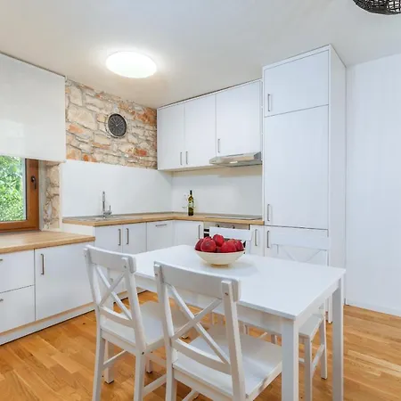 Apartament Elena1 *